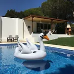 Zen - Beautiful Private Pool-heating Option, Hot Tub, Beautiful Garden Villa