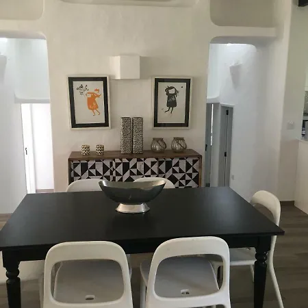 Villa Zen - Beautiful Private Pool-heating Option, Hot Tub, Beautiful Garden