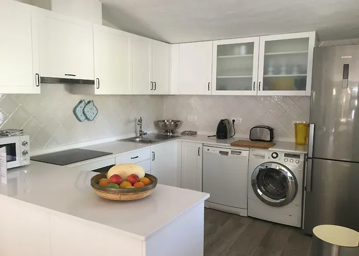 Villa Zen - Beautiful Private Pool-heating Option, Hot Tub, Beautiful Garden