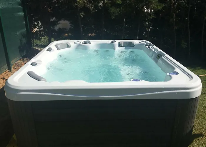 Zen - Beautiful Private Pool-heating Option, Hot Tub, Beautiful Garden 别墅 *